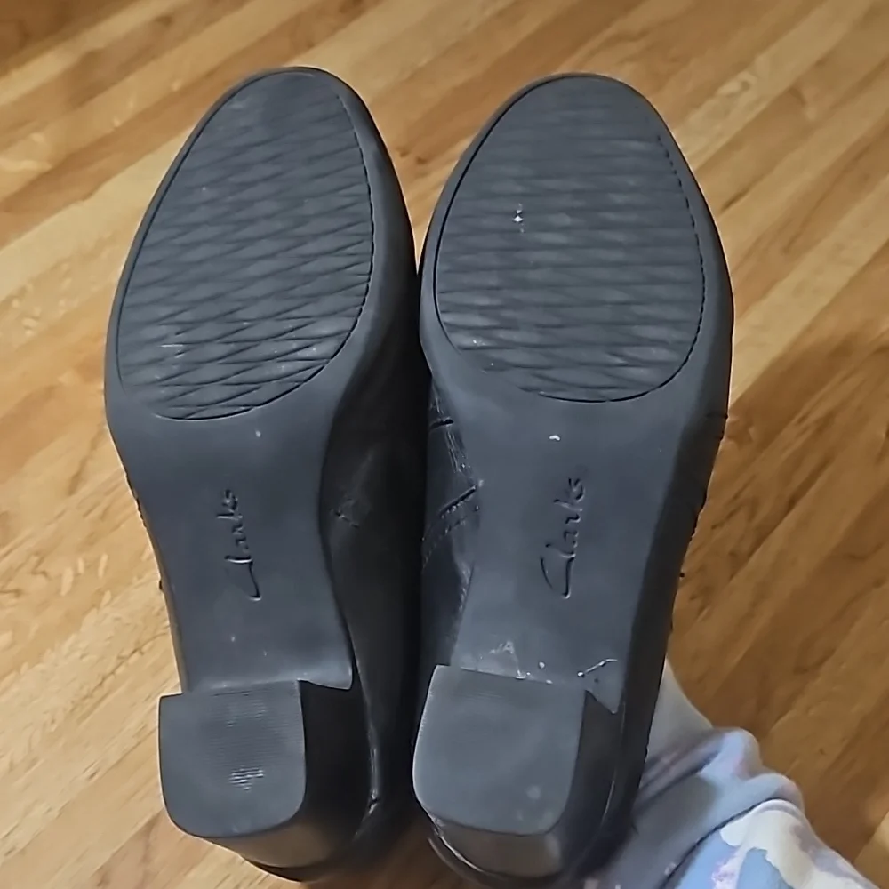 Clark's Artisan Short Slip On Booties Shoes 7.5W - Picture 10 of 16